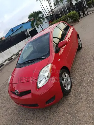 Toyota Yaris Base Hatchback 5dr 2010 Red