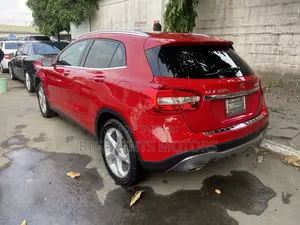 Mercedes-Benz GLA-Class 2016 Red