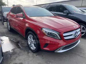 Mercedes-Benz GLA 250 2017 Red