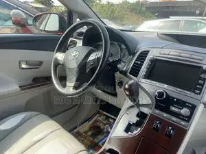 Toyota Venza V6 AWD 2011 Red