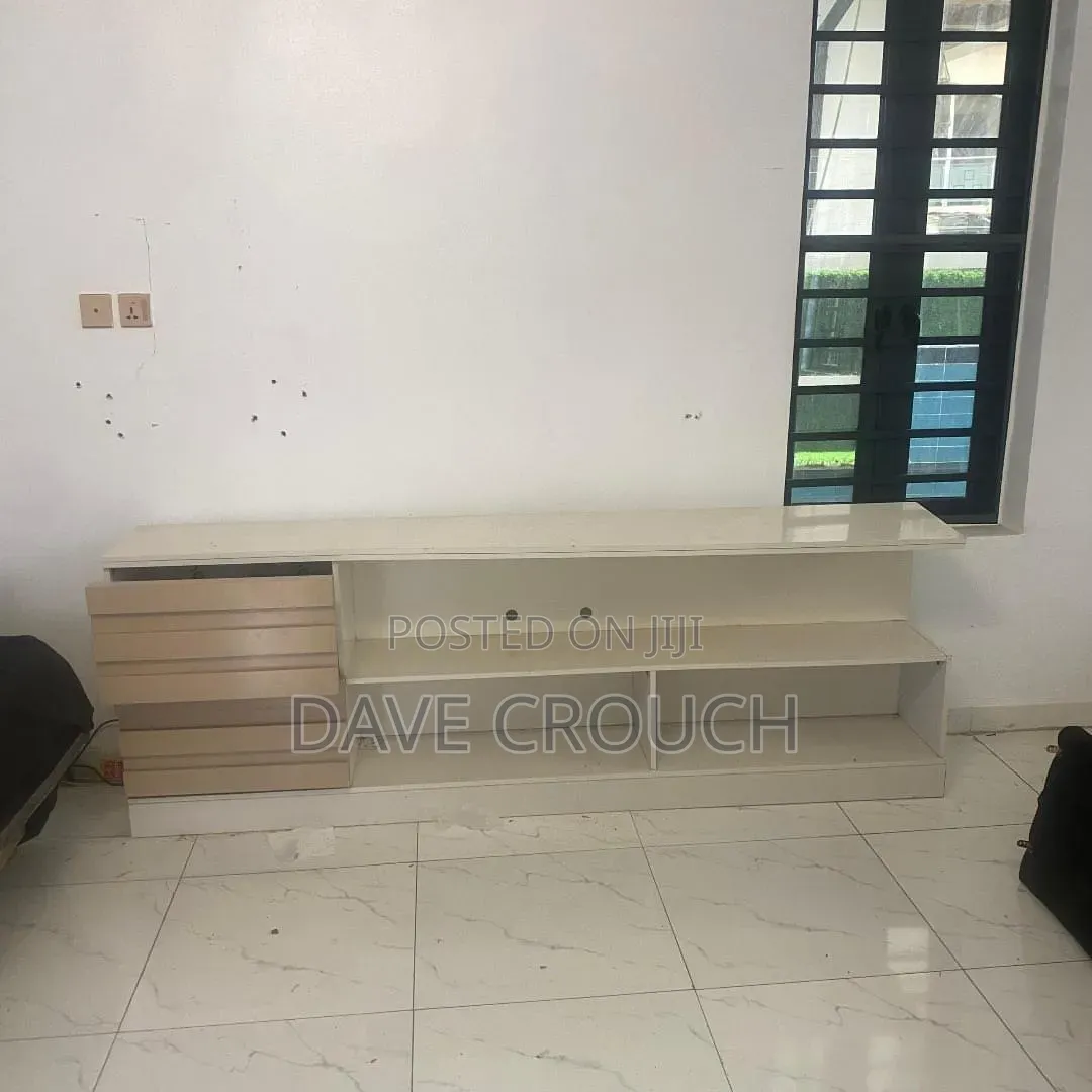 8ft Long Tv Console With Gloss Finish