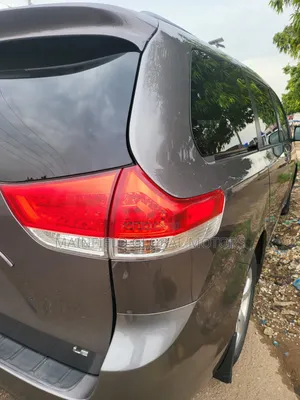 Toyota Sienna 2014 Gray
