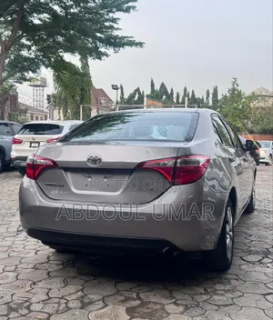 Toyota Corolla LE 4dr Sedan (1.8L 4cyl CVT) 2014 Brown