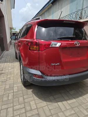 Toyota RAV4 XLE 4dr SUV (2.5L 4cyl 6A) 2014 Red