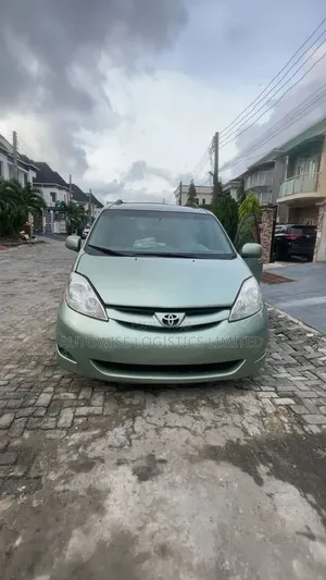 Toyota Sienna 2007 Green