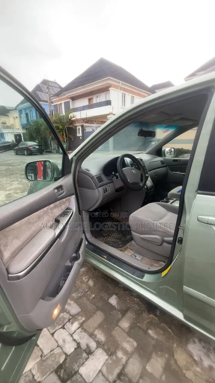 Toyota Sienna 2007 Green
