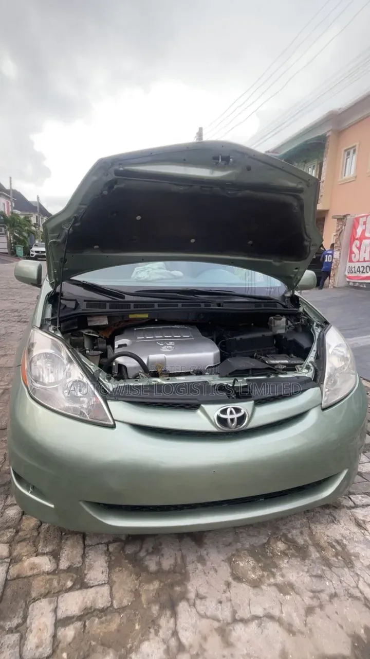 Toyota Sienna 2007 Green