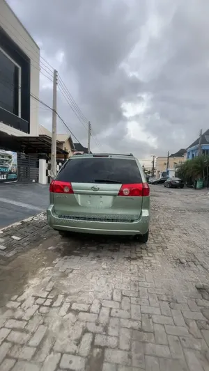 Toyota Sienna 2007 Green