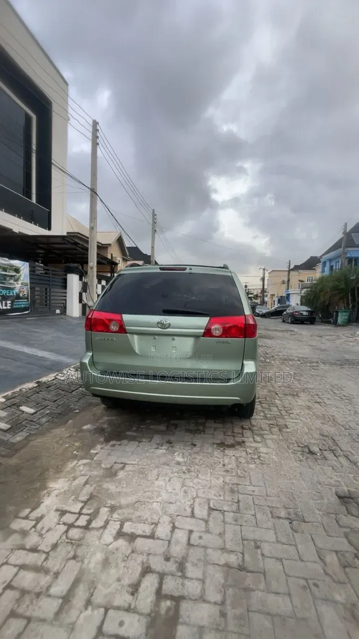 Toyota Sienna 2007 Green