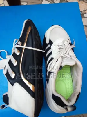 Jisif Sneakers