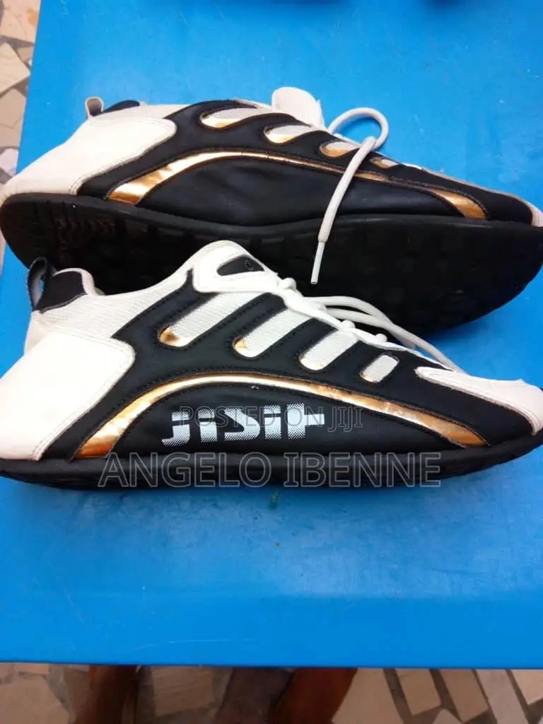 Jisif Sneakers
