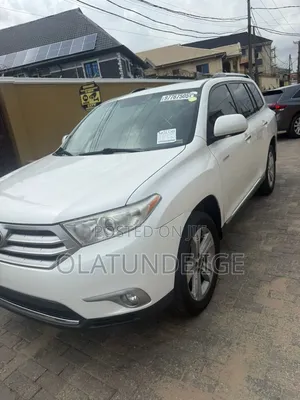 Toyota Highlander Limited 3.5l 4WD 2013 White