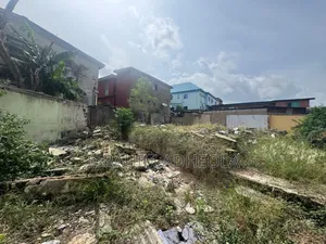 An Empty Land Measuring 350sqm