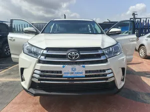 Toyota Highlander XLE 4dr SUV AWD (3.5L 6cyl 6A) 2014 White