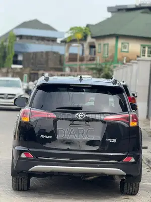 Toyota RAV4 Limited AWD (2.5L 4cyl 6A) 2017 Black