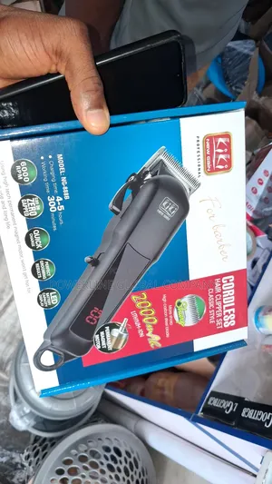 Rechargeable Clipper With High Cutting Precision for Hair Cutting