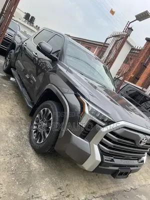 Toyota Tundra 2025 Black