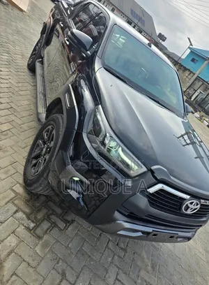 Toyota Hilux 2021 Black