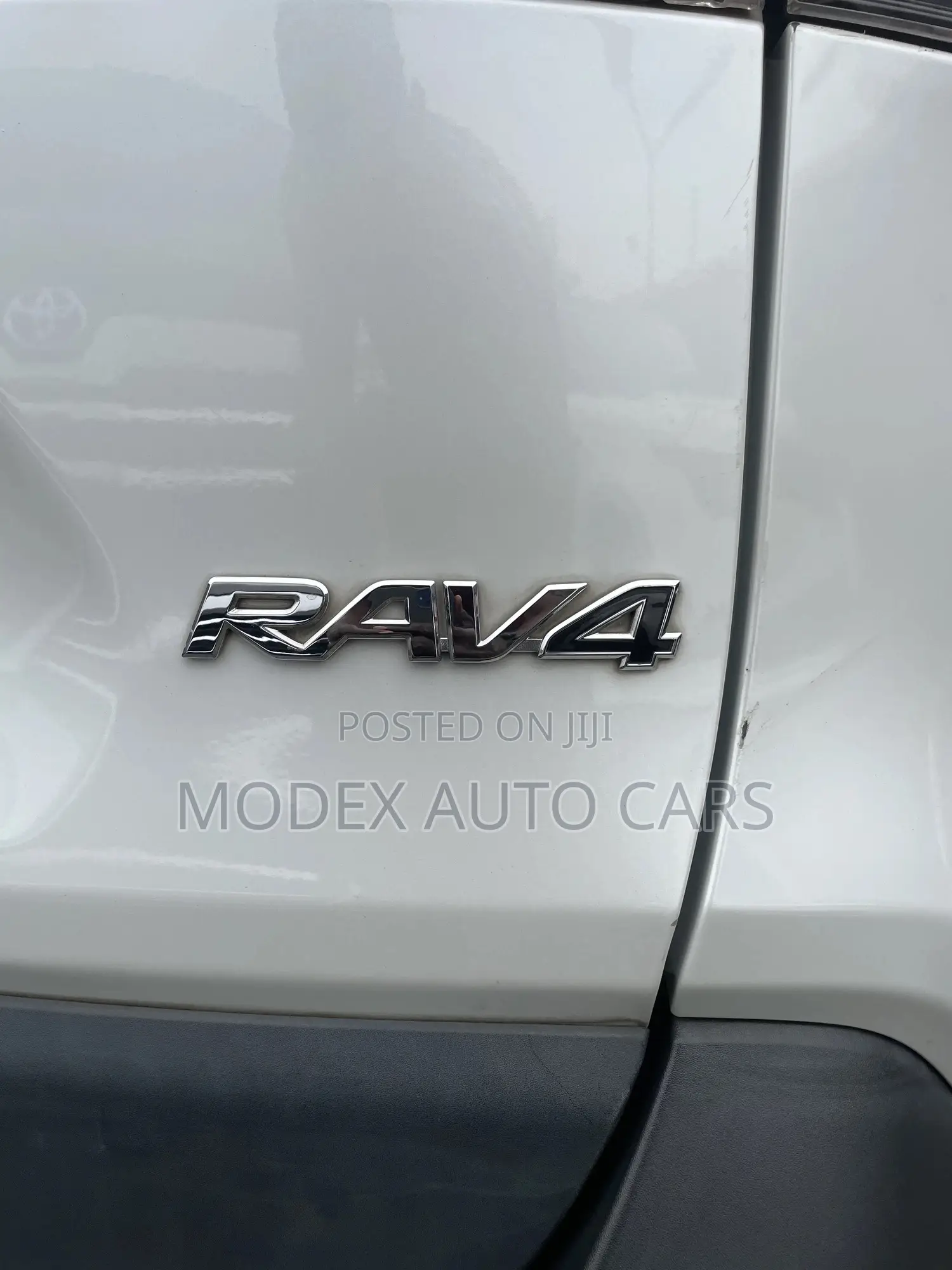 Toyota RAV4 2021 White
