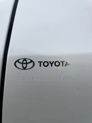 Toyota RAV4 2021 White