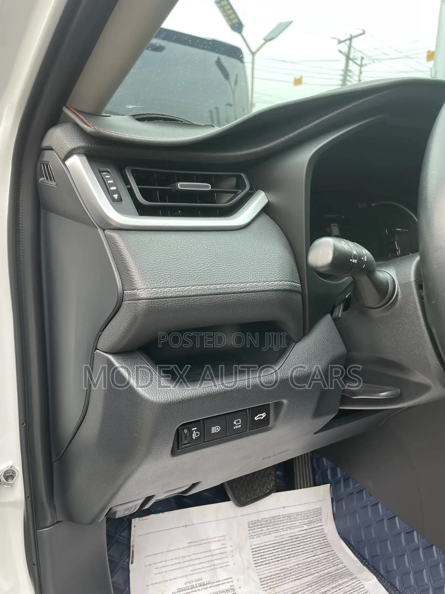 Toyota RAV4 2021 White