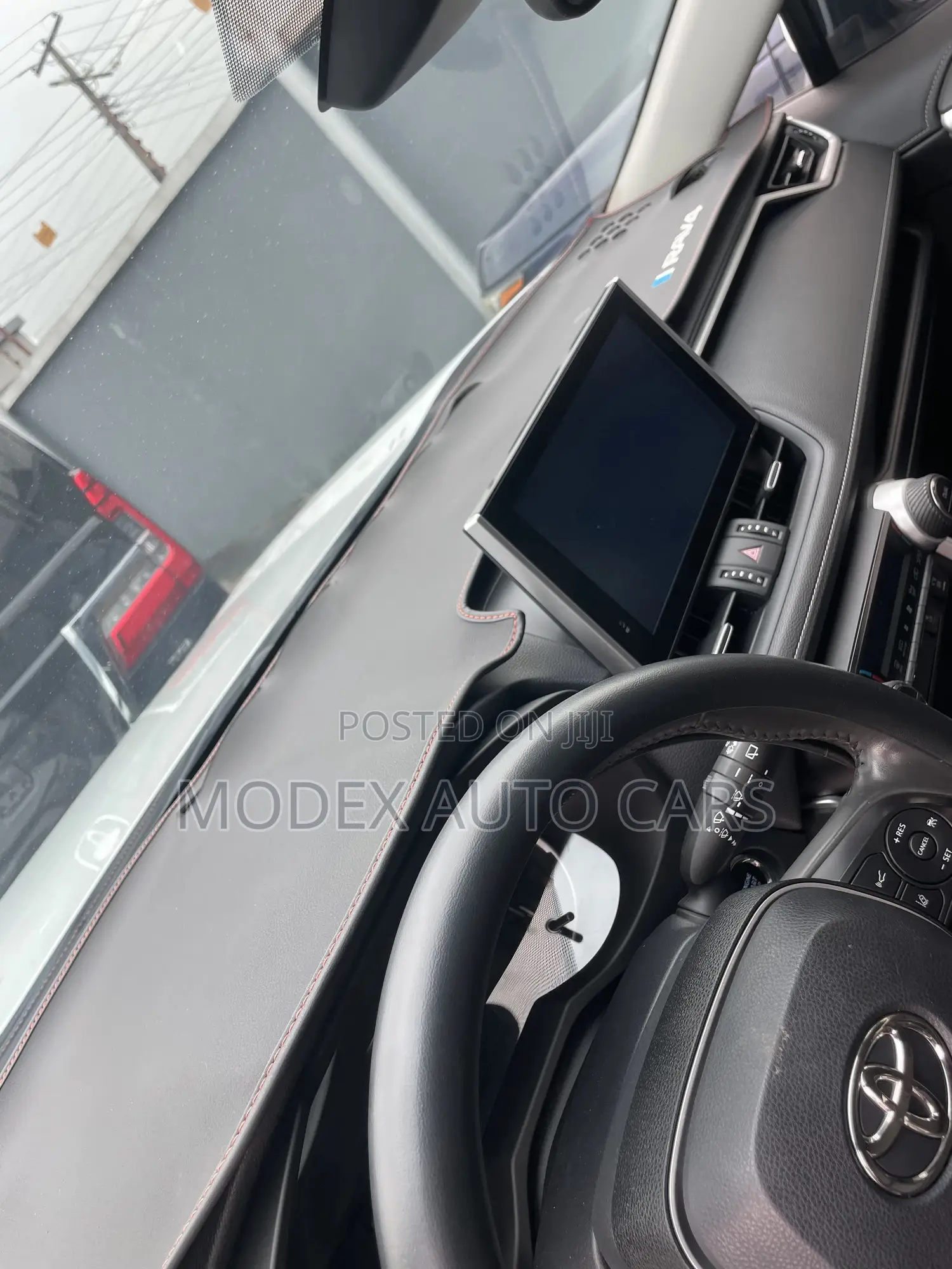 Toyota RAV4 2021 White