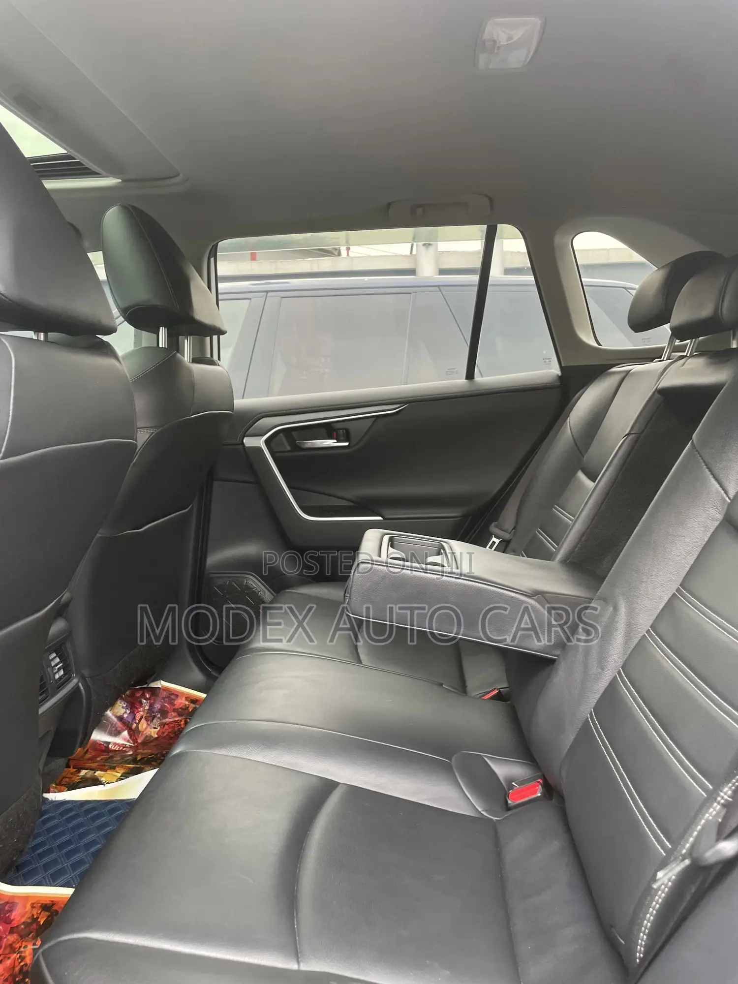 Toyota RAV4 2021 White