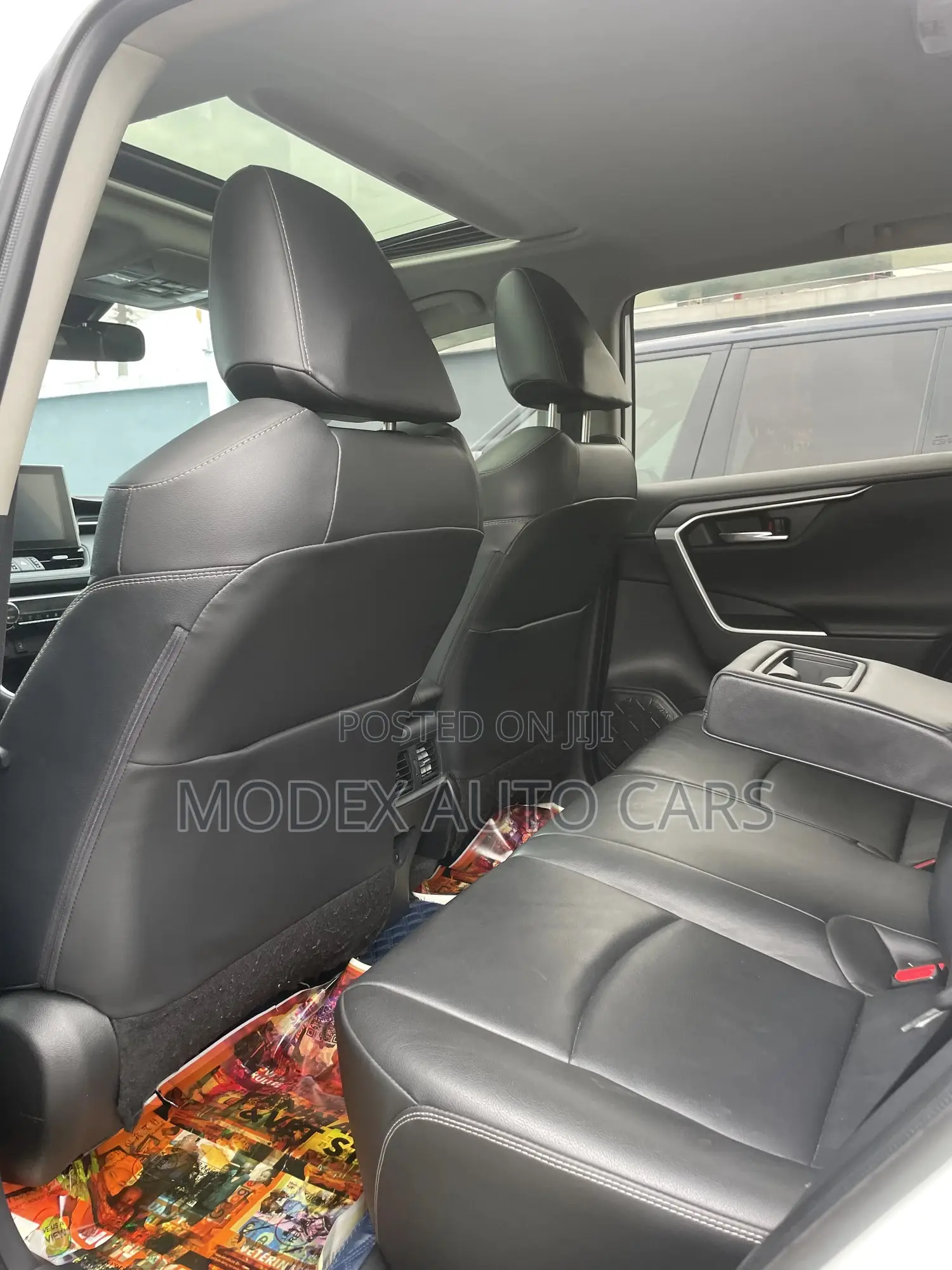 Toyota RAV4 2021 White