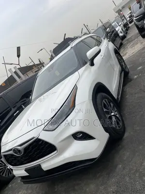 Toyota Highlander 2022 White