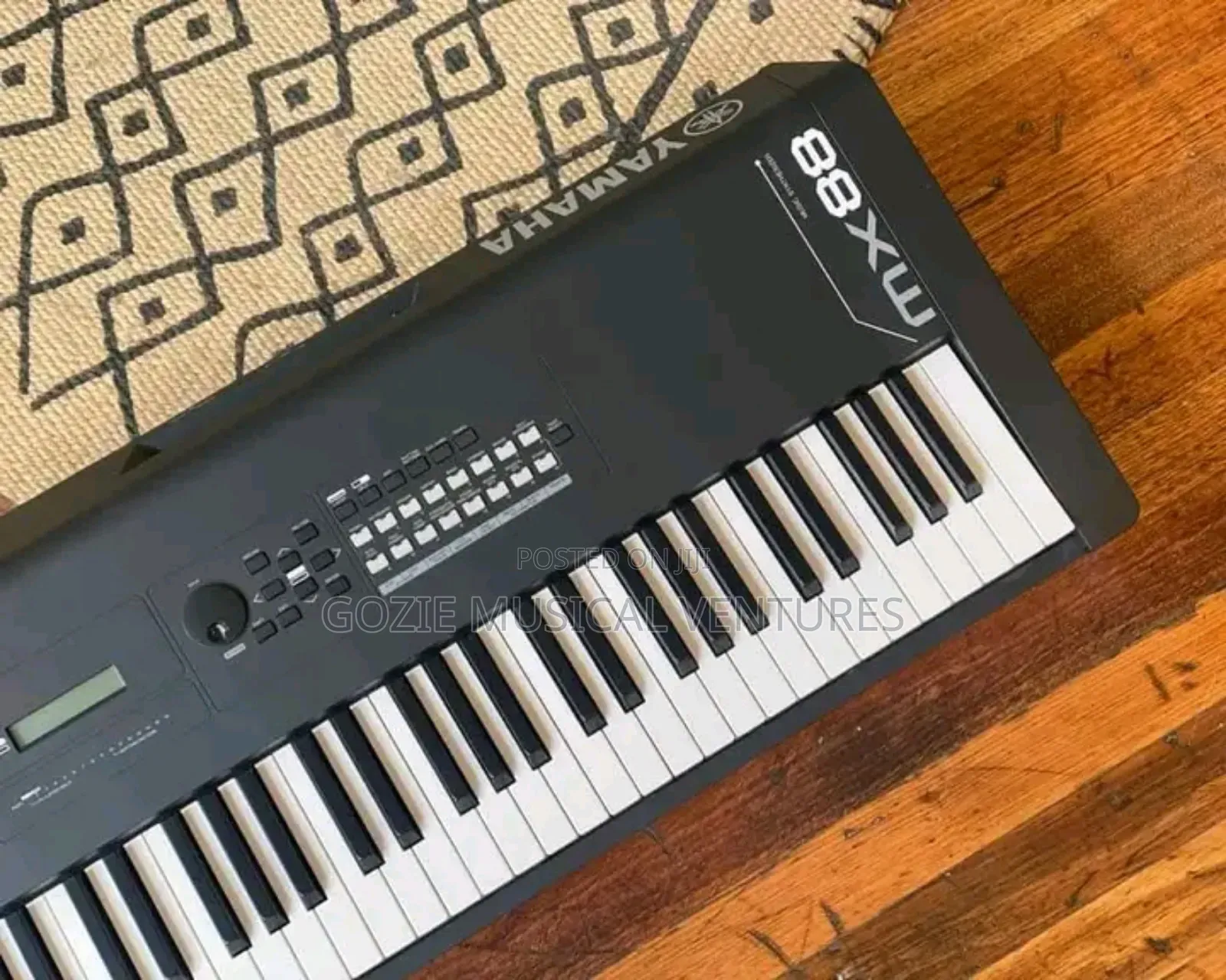 Original Yamaha Mx88 Weighted 88 Key's Synthesizer Workstation.