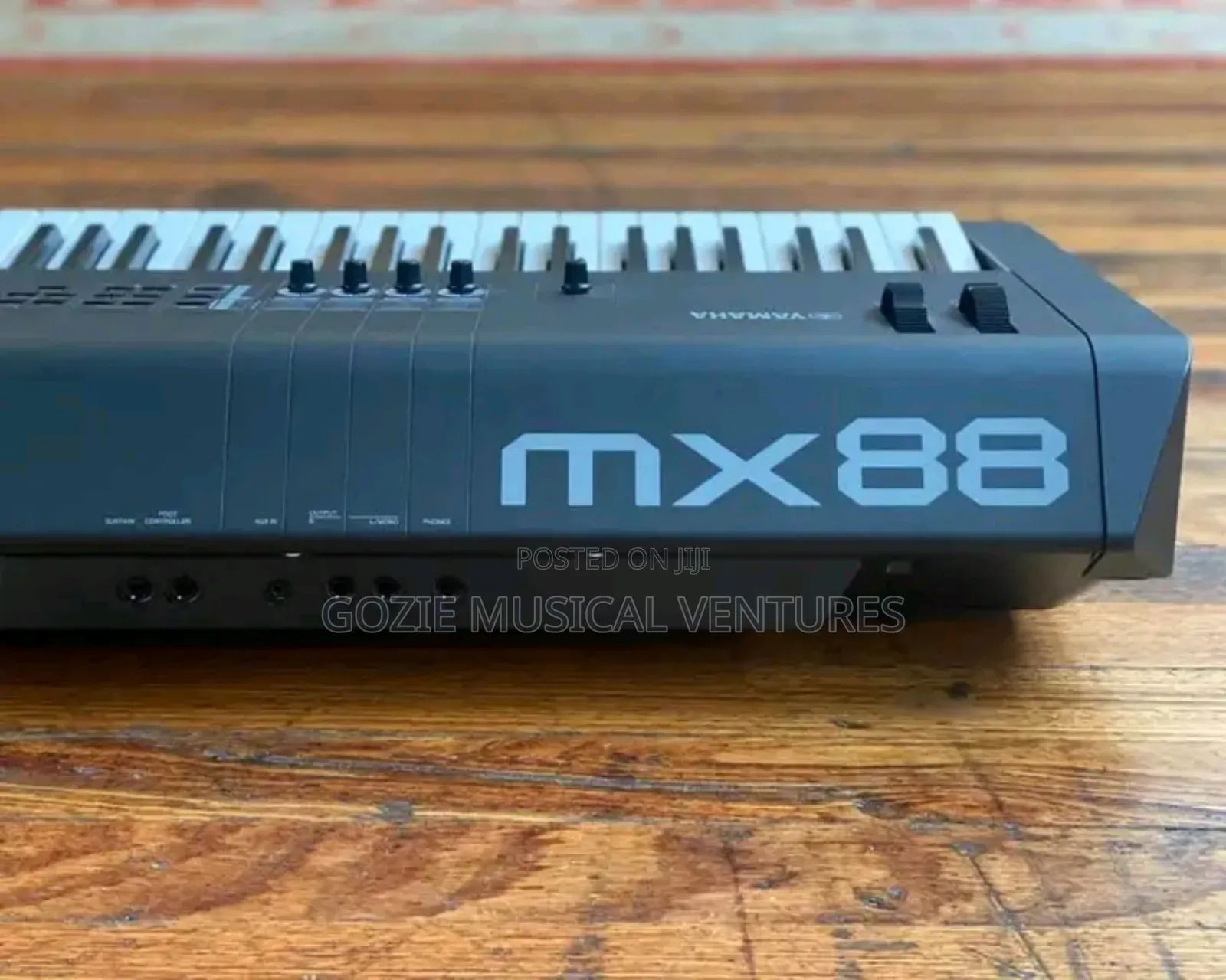 Original Yamaha Mx88 Weighted 88 Key's Synthesizer Workstation.