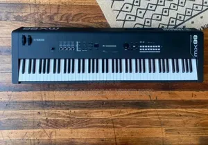 Original Yamaha Mx88 Weighted 88 Key's Synthesizer Workstation.