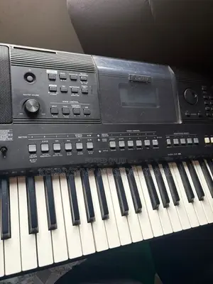 Yamaha Psr E463