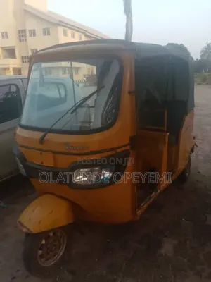 TVS King Cargo 2005 Yellow