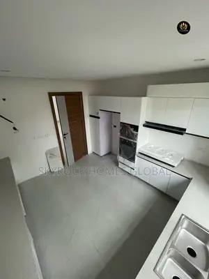 2bdrm Block of Flats in Parkview Estate for rent