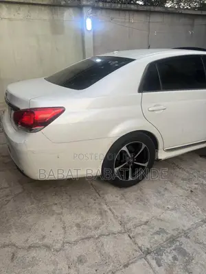 Toyota Avalon 2011 White
