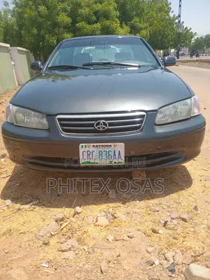 Toyota Camry 2000 Gray