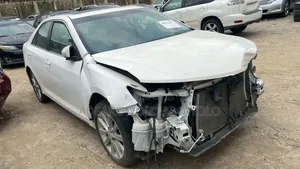 Toyota Camry XLE V6 4dr Sedan (3.5L 6cyl 6A) 2012 White