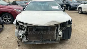 Toyota Camry XLE V6 4dr Sedan (3.5L 6cyl 6A) 2012 White