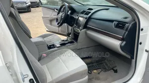 Toyota Camry XLE V6 4dr Sedan (3.5L 6cyl 6A) 2012 White