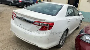 Toyota Camry XLE V6 4dr Sedan (3.5L 6cyl 6A) 2012 White