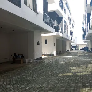 5bdrm Duplex in General Paint, Olokonla for rent