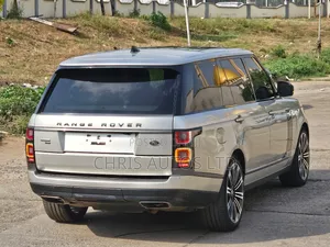 Land Rover Range Rover Vogue 2022 Gold