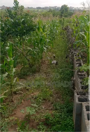 812sqm Serial Plot A B