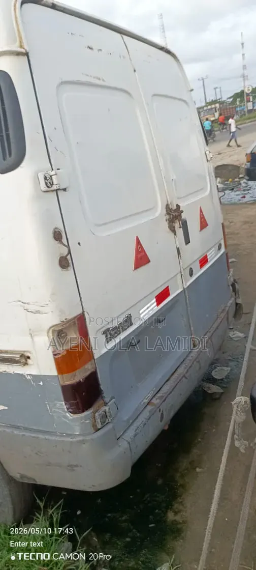 Ford Transit 2000 White