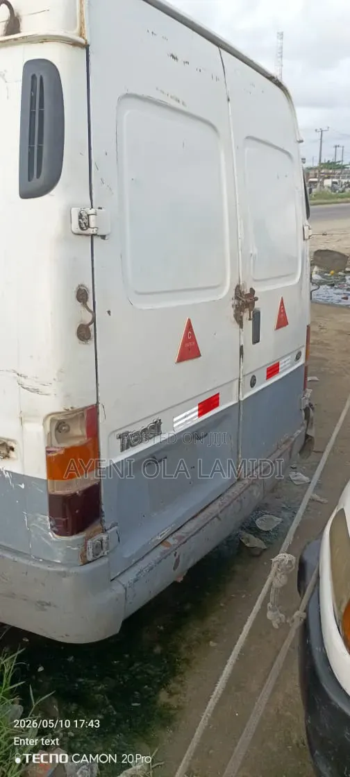 Ford Transit 2000 White