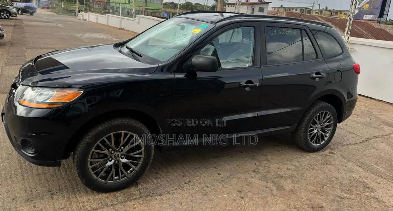 Hyundai Santa Fe 2010 Black