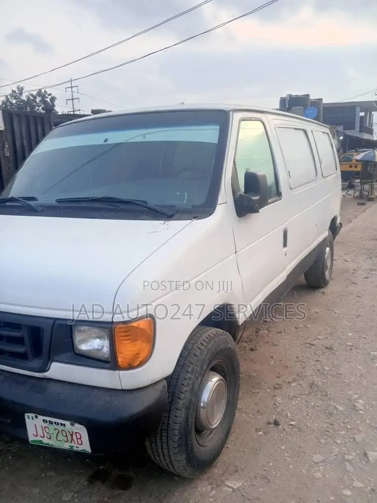 Ford E250 2006 White