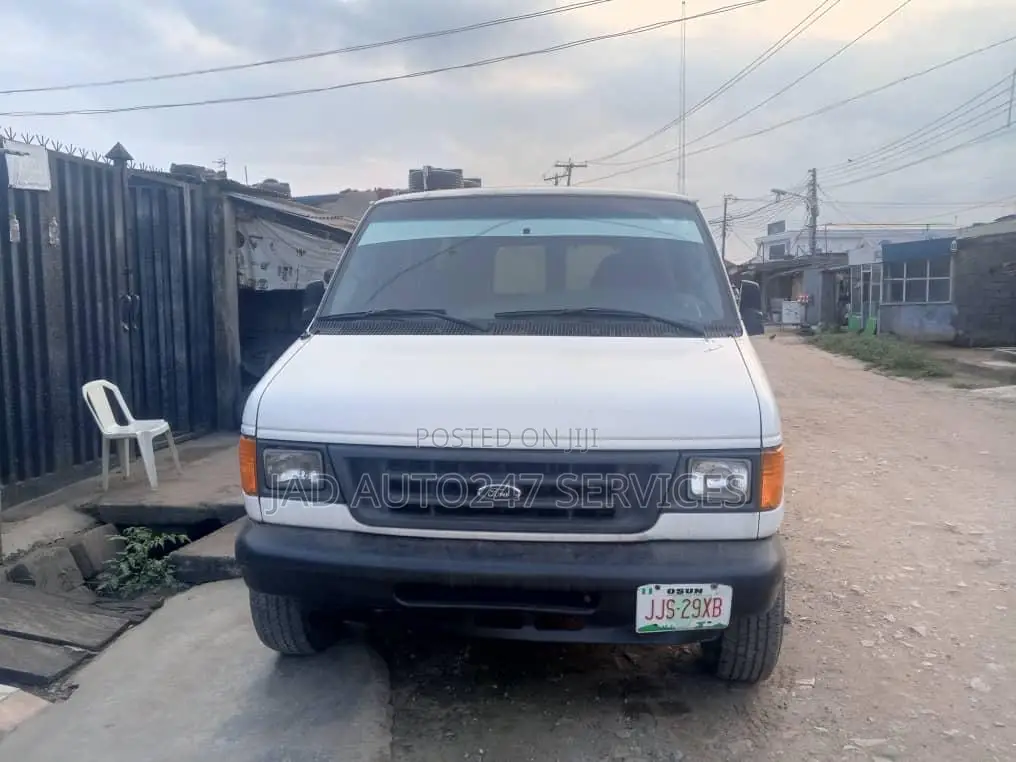 Ford E250 2006 White