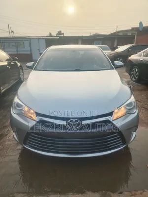 Toyota Camry 2016 Silver